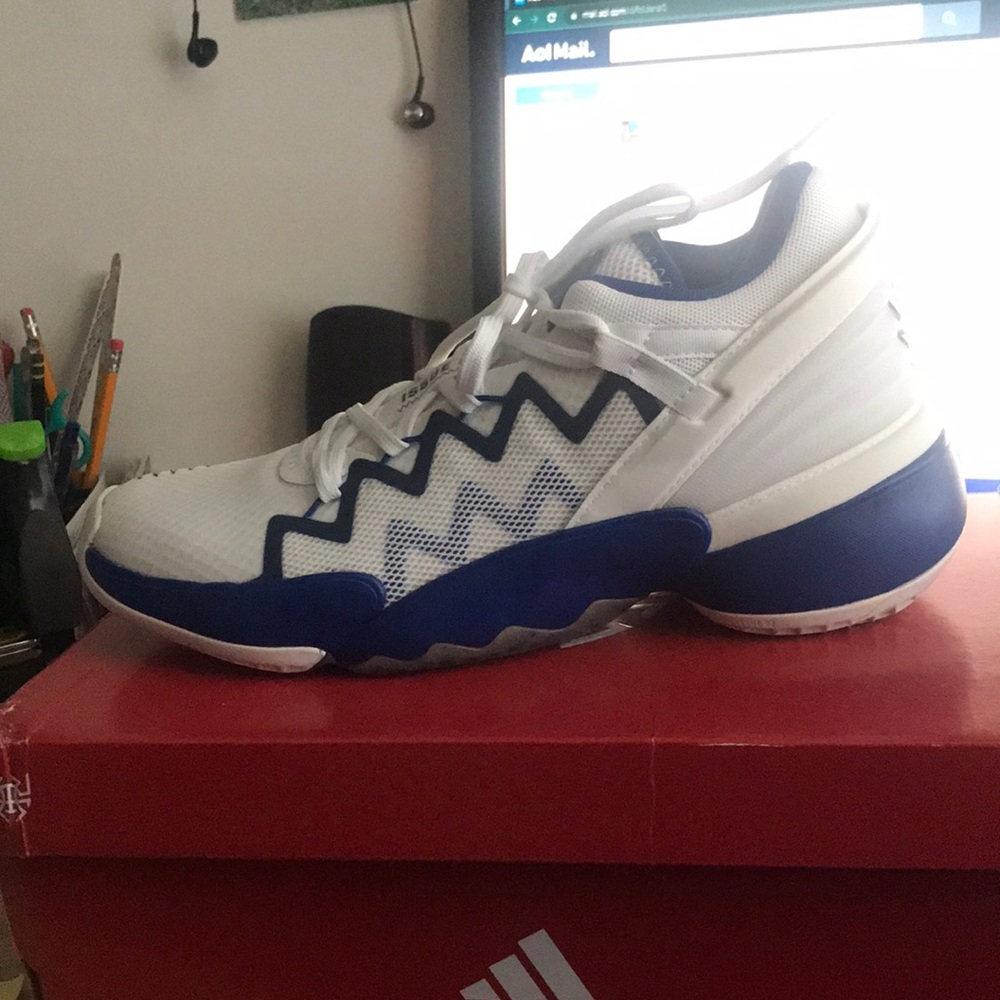 Adidas Mens sneakers